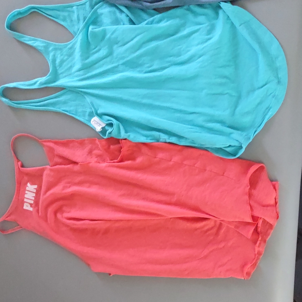 4 Pink tank tops - Picture 6 of 7